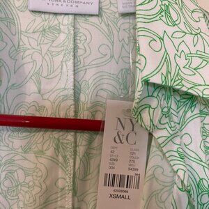 New York and Company Short Sleeve Button Down Shirt XS NWT